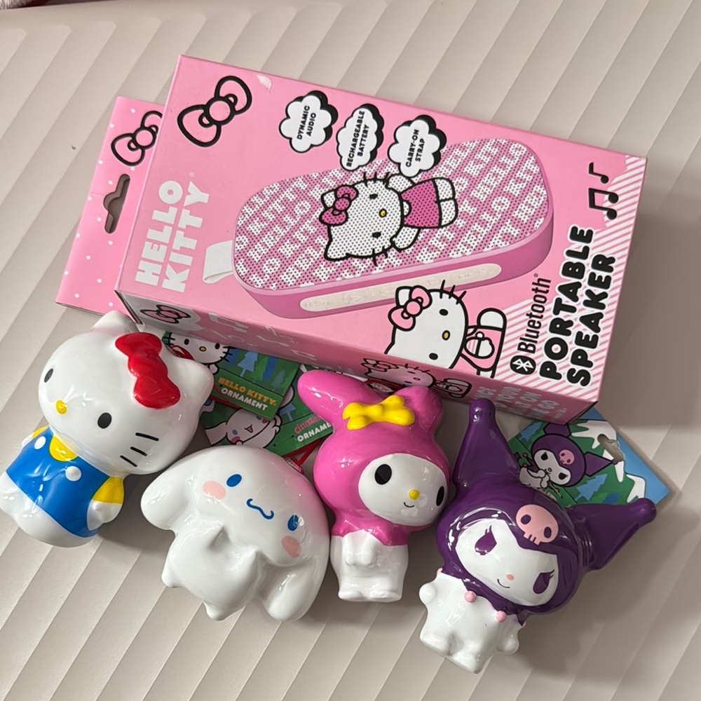 Hello Kitty Speaker and Christmas decoration